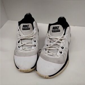 Men's Nike Air Versatile Trainer running Shoes Black White size 9.5